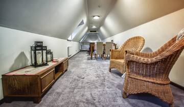 Фото номера Стандартный двухместный люкс с 1 кроватью Отель Hotel &amp; Spa **** Kasztel Uniejów г. Унеюв 6