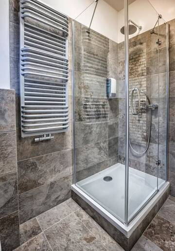 Фото номера Стандартный двухместный люкс с 1 кроватью Отель Hotel &amp; Spa **** Kasztel Uniejów г. Унеюв 7